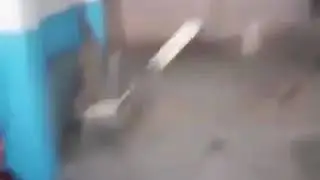 Depoda traş olurken baskın yemek.