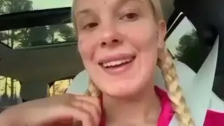 LEGENDADO! MILLIE BOBBY BROWN E JAKE BONGIOVI PREPARAM UM JANTAR ROMÂNTICO PARA O DIA DOS NAMORADOS.