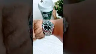 Every day in love with the Rolex GMT-Master II Pepsi