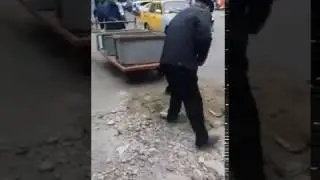 Директор Цетрального рыка самомтоятельно ремотирует городские дороги