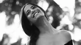 instavid - poonam pandey dessert