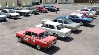ЗАЗ 968М едет на  на ралли.
