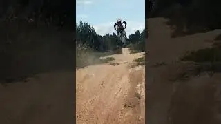Прыжок на питбайке. 