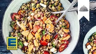 Linsensalat Rezept | Frischer Salat mit Berglinsen, Tomaten, Möhren und Feta | EDEKA