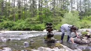 Snoqualmie river cairn building