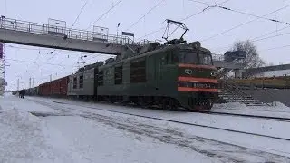 Электровоз ВЛ80К-744 с грузовым поездом