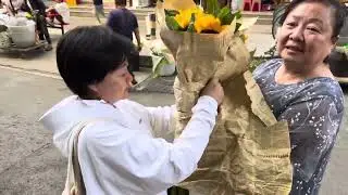 Tour around DouNan Flower auction market