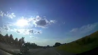 Urazil mi pravé zrcátko a ujel