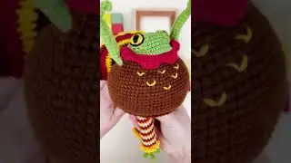 Turkey costume for Hugo the frog #amigurumi #crochetpattern #thanksgiving #handcrafted