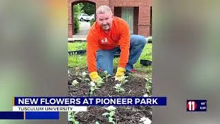 TU and Lions Club planting flowers
