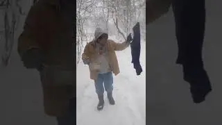 Asi de frio esta en chicago , se congelo playera en tan solo segundos 😱😱 impactante
30.01.2019