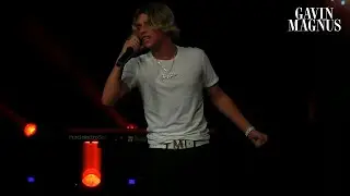Gavin Magnus: "Personal" (Sessions Live Performance) (HD)