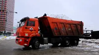 Работа стационарного снегосплавного пункта на Сигнальном проезде в СВАО