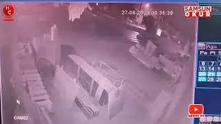 ÇARŞAMBA’DA OTOMOBİL MERMERLERE ÇARPTI: 2 YARALI