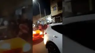 caravane improvisées dans les rues de parcelles après la libération du maire