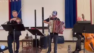 Monterey International - "La Vakina"