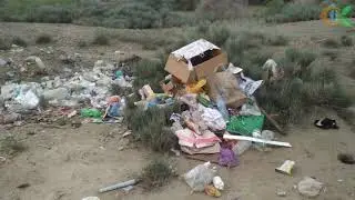 Свалка мусора у залива Одрекучар вдоль дороги на Солёное озеро