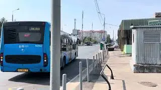 Автобус НефАЗ-5299-40-52 следует по маршруту 530 ”м. Братиславская - Волжский Парк”