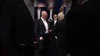 Two-time Nobel Prize laureate Barry Sharpless receives his prize.