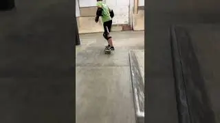 Kid does a kick turn #skateboard #skateboarding #skate3 #epic #rad #ytshorts #coolio #ganstaparadise
