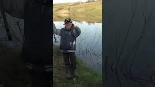 Хитрые поклевки карася после ЗАТИШЬЯ! Хотел порезать червя в прикормку, но КАРАСЬ не дал!!! 
