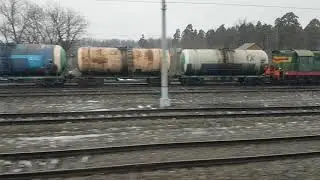 Мрачная картина из окна поезда. Россия.
