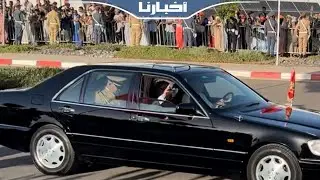 التبوريشة...لحظة استقبال الملك محمد السادس من طرف حشود المواطنين خلال تدشين مركب محركات الطائرات 