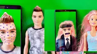 camera that makes surprise faces barbie