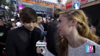 Austin Mahone Talks To Brandi Cyrus At The AMAs