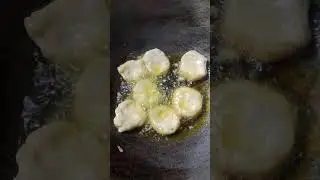 Subah ke nashte mein banae pakode#👌