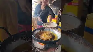 Cambodia Famous Biggest Prawn Pakora Making | Cambodian Street Food 