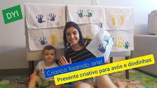 DYI | Carimbo de mãos e pés em pano de prato