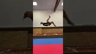 Test sily ľavej aj pravej nohy. 30 minút pádov ale keď si niečo dám do hlavy tak to musím dať 😂
