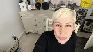 Sloan Bella is going live!