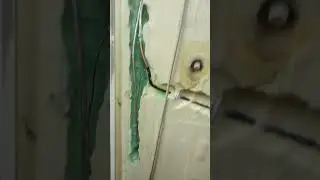 Холодильник индижуть, утечка.