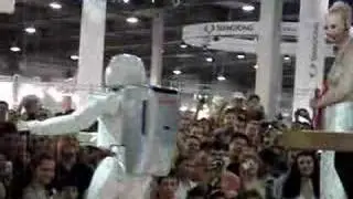 ASIMO dancing