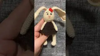 Связанная крючком Зайка. Crocheted Bunny #crochet #amigurumi #croche #crochetbunny #вяжукрючком