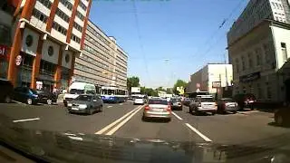 А098МО77 Обгон по встречке на Бакунинской