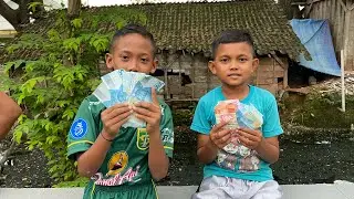 Ng3rjain bocil-bocil pakek uang
