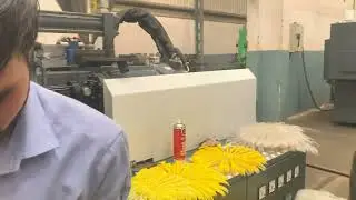 Fork & knife making injection moulding machine