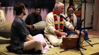 Е.М. Чайтанья Чандра Чаран Прабху - Almaty Kirtan 21/11/2015 Алматы Киртан