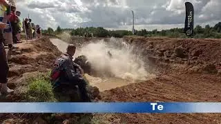 Падение на квадроцикле через руль.