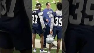 DAN QUINN ✭ REPPING “DOOMSDAY DEFENSE” AT OTA PRACTICE! 🔥 