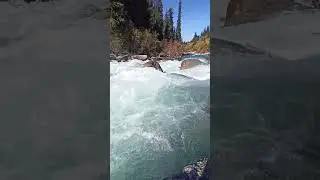 Кыргызстан ущелье Тургень горная река.