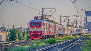 Легенда пассажирского движения ЧС6-025 с поездом 268А следует в сторону ладожского вокзала