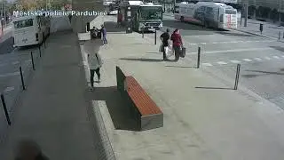 Школьник попал под автобус