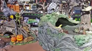 Universal Studios Monsters - Train and Scenes