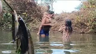 A pescadora pegou a janta rapidinho