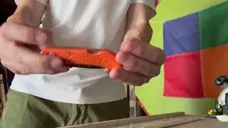 Ken's New Jersey Garage demonstrates the Outdoor Edge RazorWork utility knife.