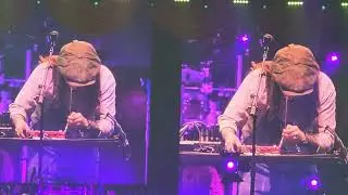 MORBUD4ME - Billy Strings samples his bong. Baltimore 11-1-24